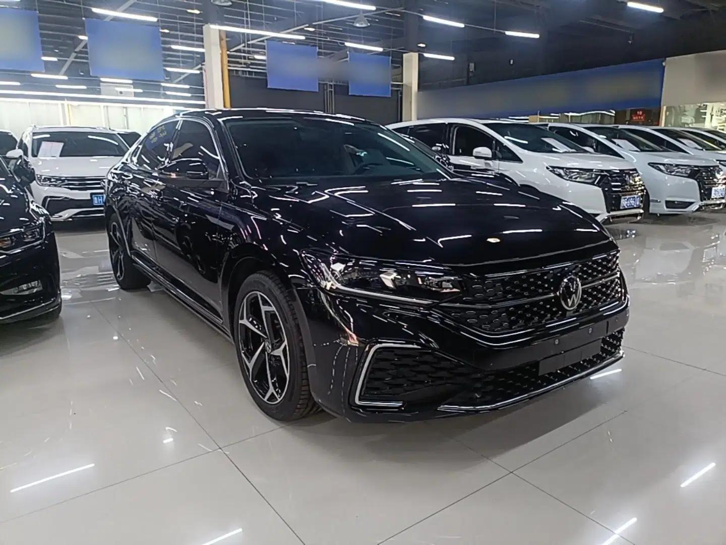Volkswagen Passat 2025 Outstanding Model 380TSI Starry Dragon Edition — миниатюра 3