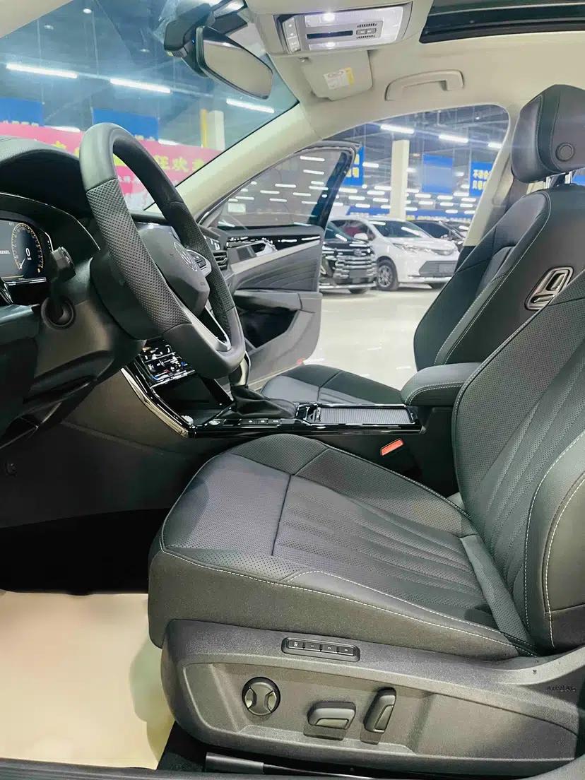Volkswagen Passat 2025 Outstanding Model 380TSI Starry Dragon Edition — миниатюра 29