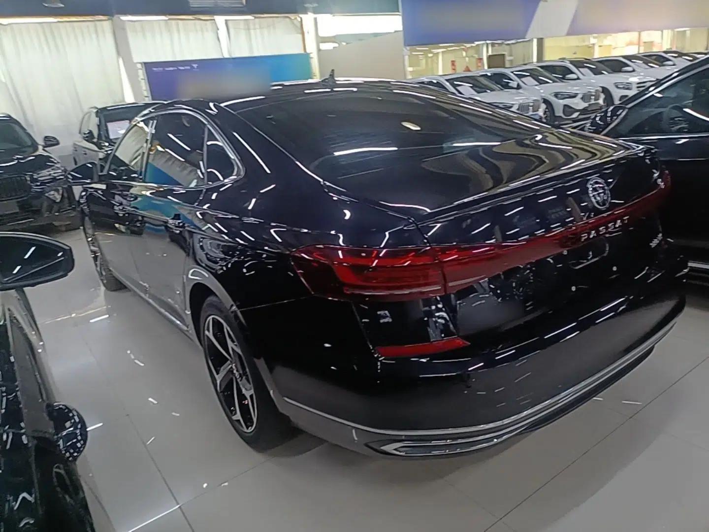 Volkswagen Passat 2025 Outstanding Model 380TSI Starry Dragon Edition — миниатюра 4