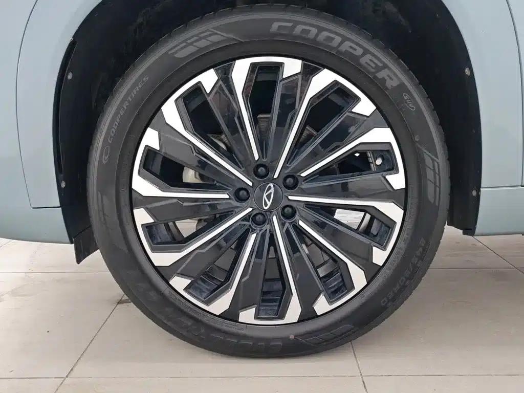 Chery Tiggo 9 2023 2.0T Dual-Clutch Two-Wheel Drive Luxury Edition 5-Seater — миниатюра 17