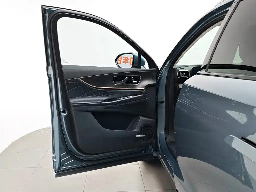 Chery Tiggo 9 2023 2.0T Dual-Clutch Two-Wheel Drive Luxury Edition 5-Seater — миниатюра 8