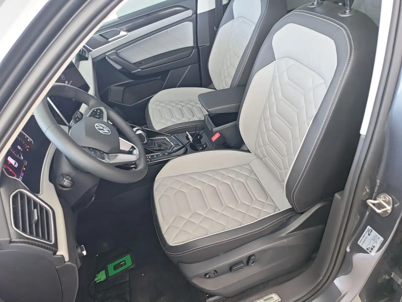 Volkswagen Tayron 2023 300TSI Two-Wheel-Drive Luxury Plus Advanced Edition — миниатюра 17