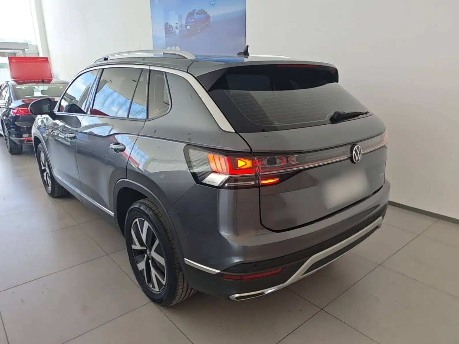 Volkswagen Tayron 2023 300TSI Two-Wheel-Drive Luxury Plus Advanced Edition — миниатюра 4