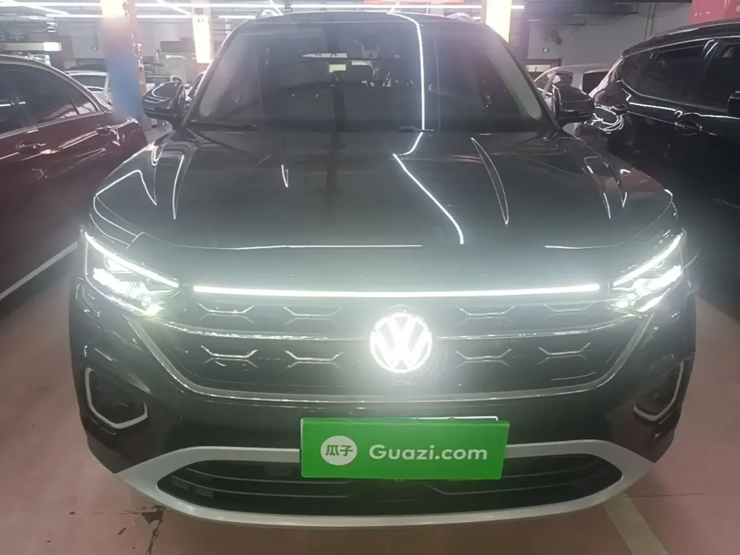 Volkswagen Tayron 2023 330TSI Two-Wheel-Drive Luxury Plus Advanced Version — миниатюра 2