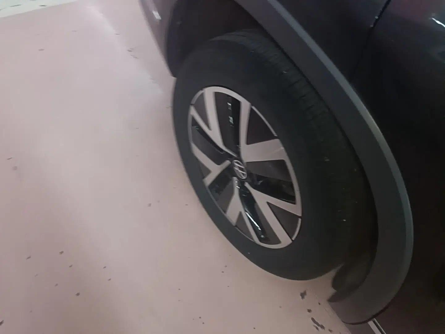 Volkswagen Tayron 2023 330TSI Two-Wheel-Drive Luxury Plus Advanced Version — миниатюра 11