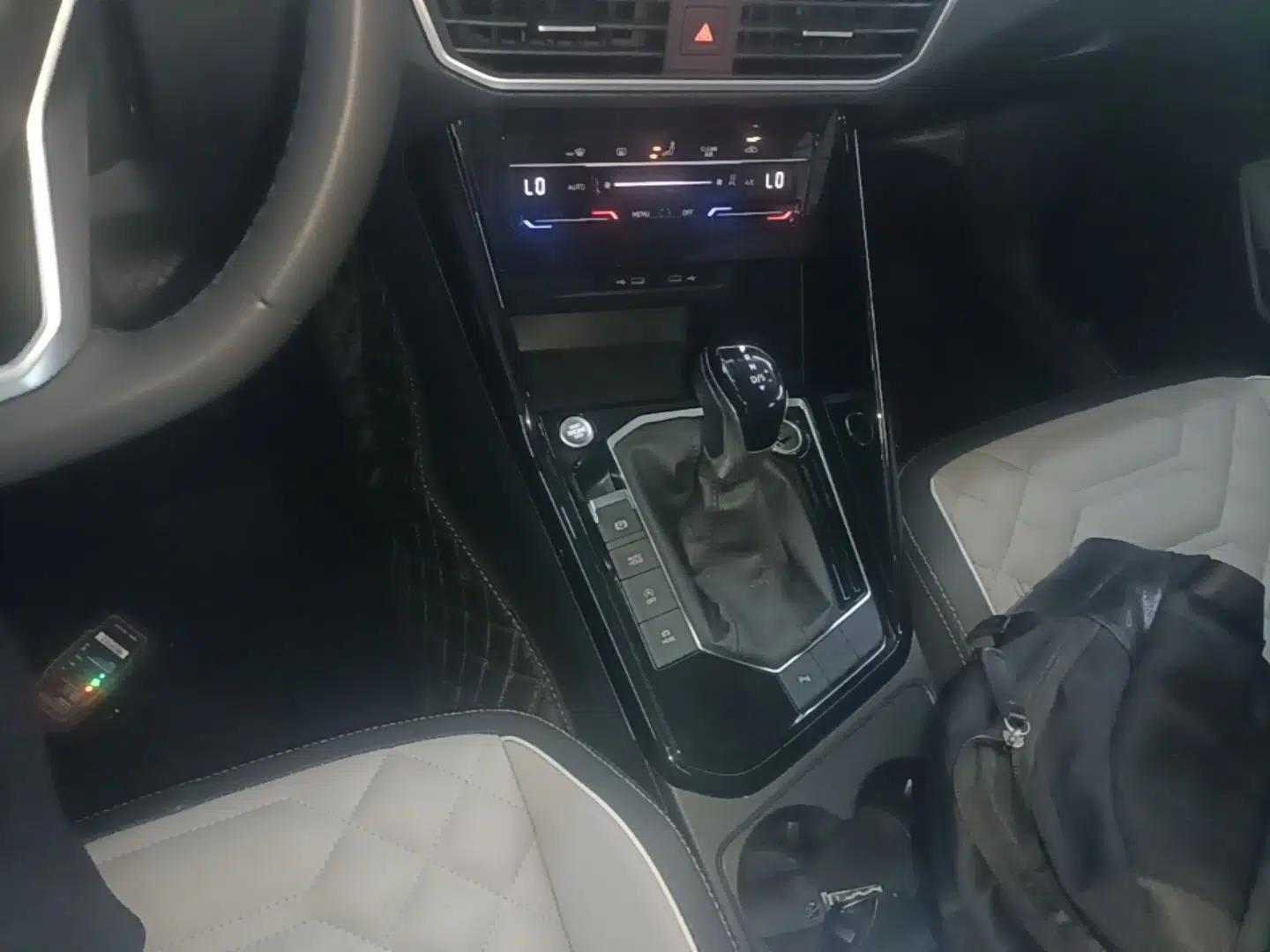 Volkswagen Tayron 2023 330TSI Two-Wheel-Drive Luxury Plus Advanced Version — миниатюра 16