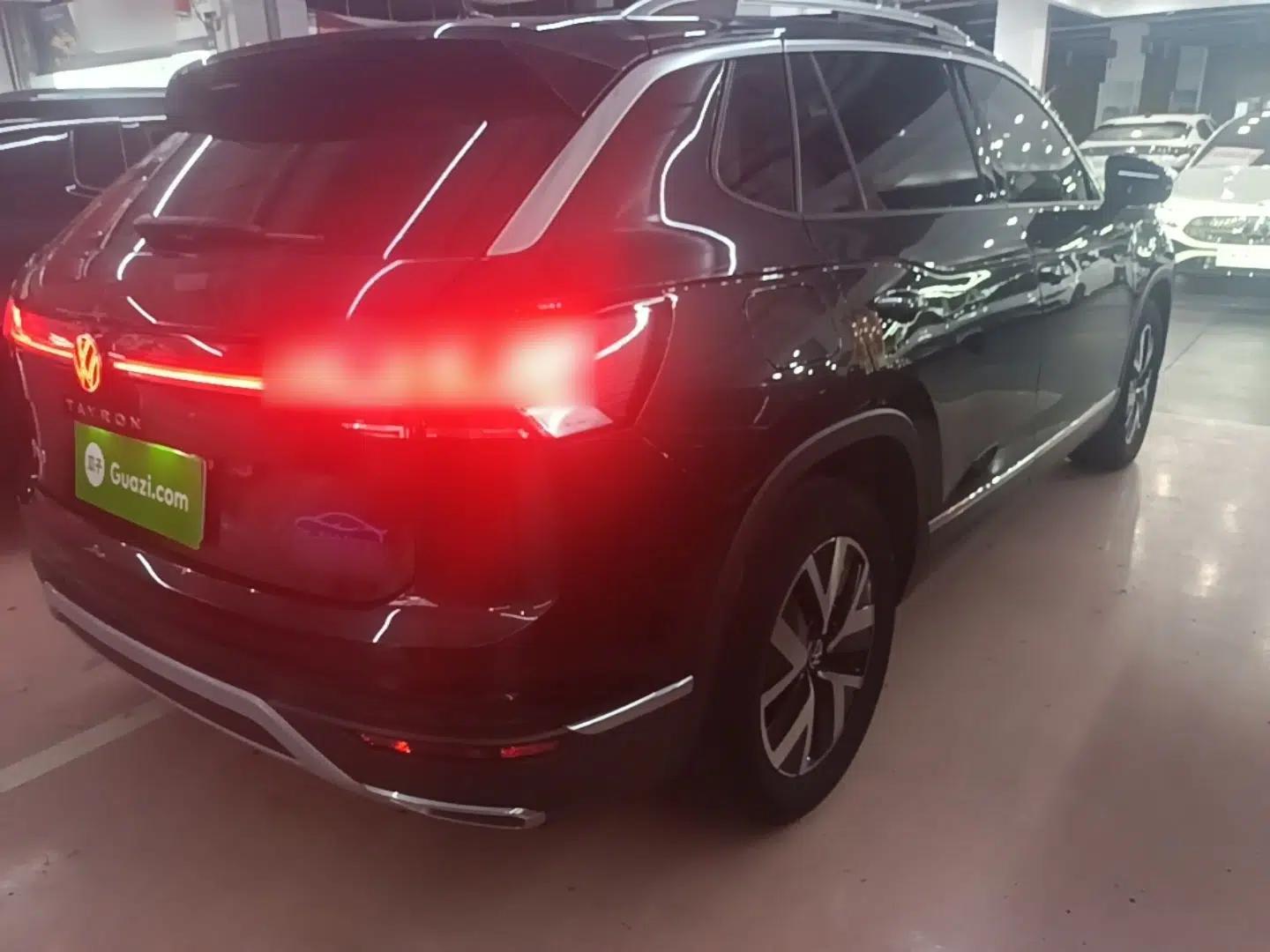 Volkswagen Tayron 2023 330TSI Two-Wheel-Drive Luxury Plus Advanced Version — миниатюра 6