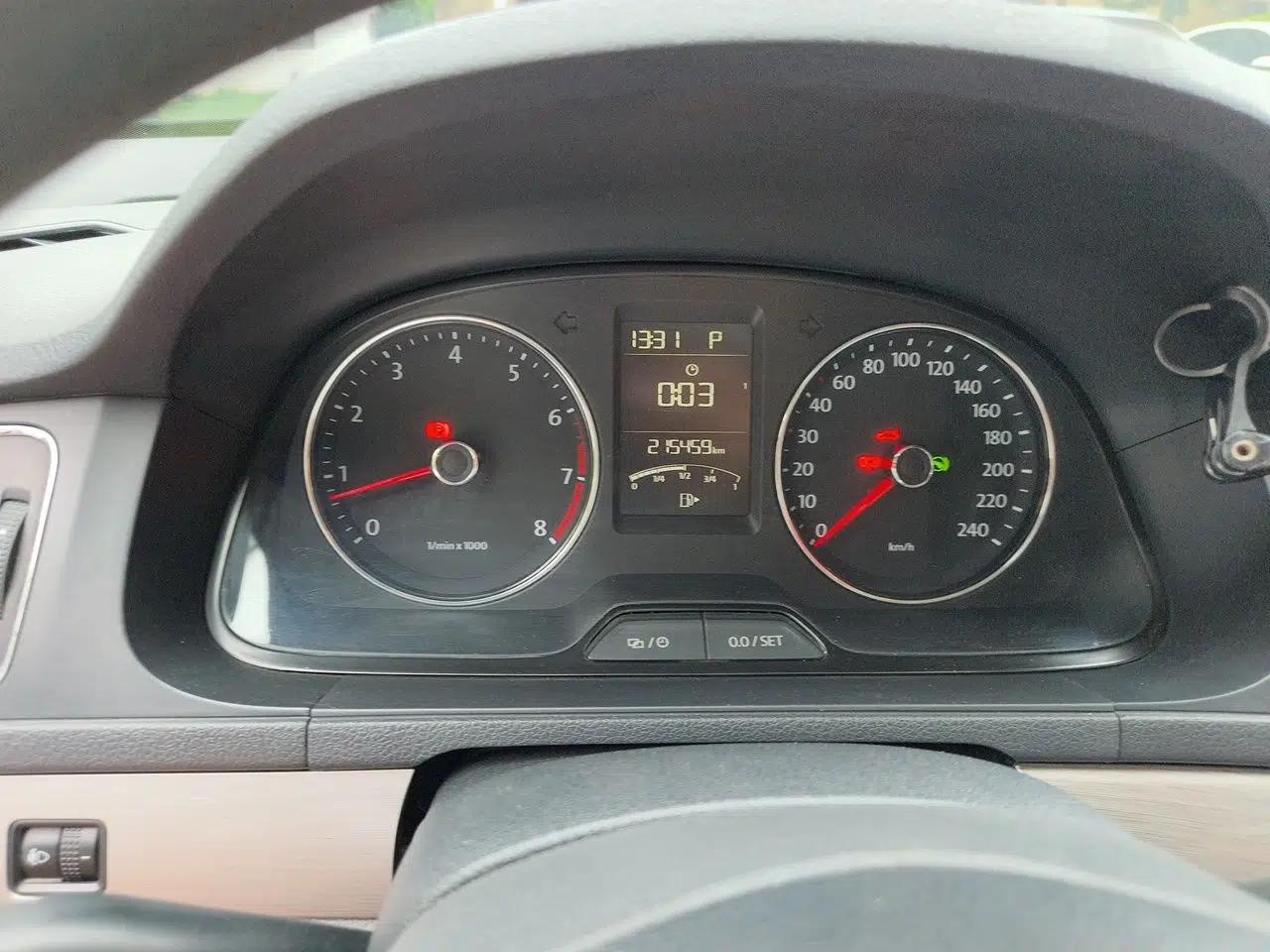 Volkswagen Lavida 2013 Restyled Classic 1.6L Automatic Comfort Edition — миниатюра 11