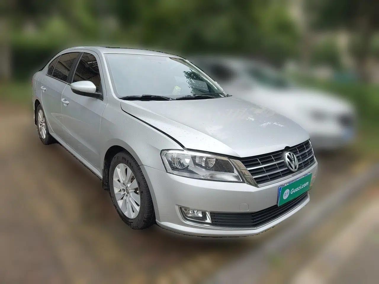 Volkswagen Lavida 2013 Restyled Classic 1.6L Automatic Comfort Edition — миниатюра 3