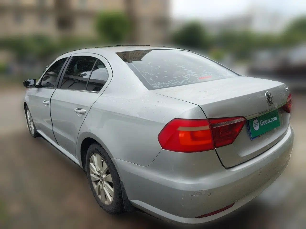 Volkswagen Lavida 2013 Restyled Classic 1.6L Automatic Comfort Edition — миниатюра 4