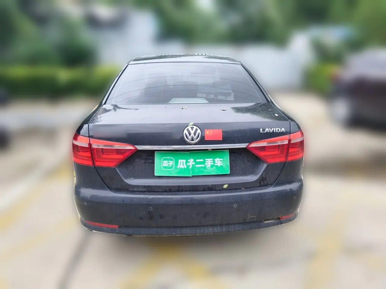Volkswagen Lavida 2013 Revised Classic 1.6L Manual Fashion Edition — миниатюра 5