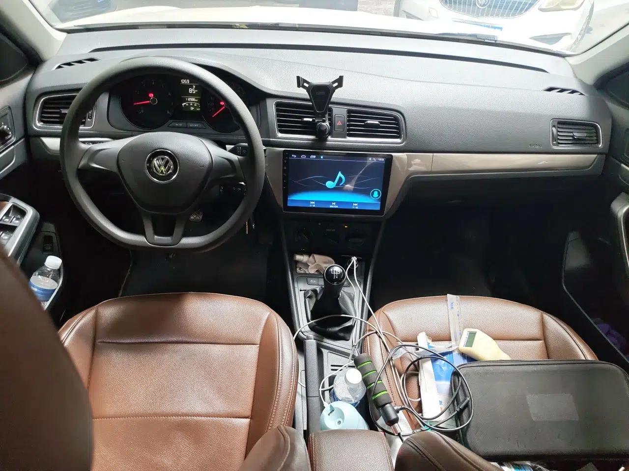 Volkswagen Lavida 2015 1.6L Manual Fashion Edition — миниатюра 18