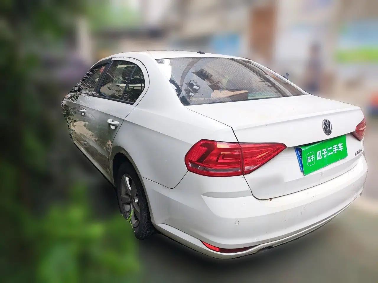 Volkswagen Lavida 2015 1.6L Manual Fashion Edition — миниатюра 4