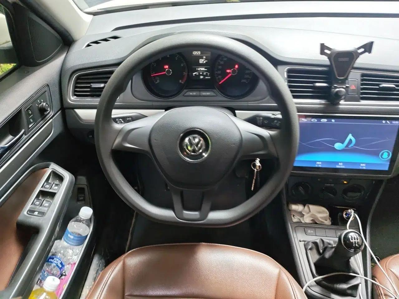 Volkswagen Lavida 2015 1.6L Manual Fashion Edition — миниатюра 9
