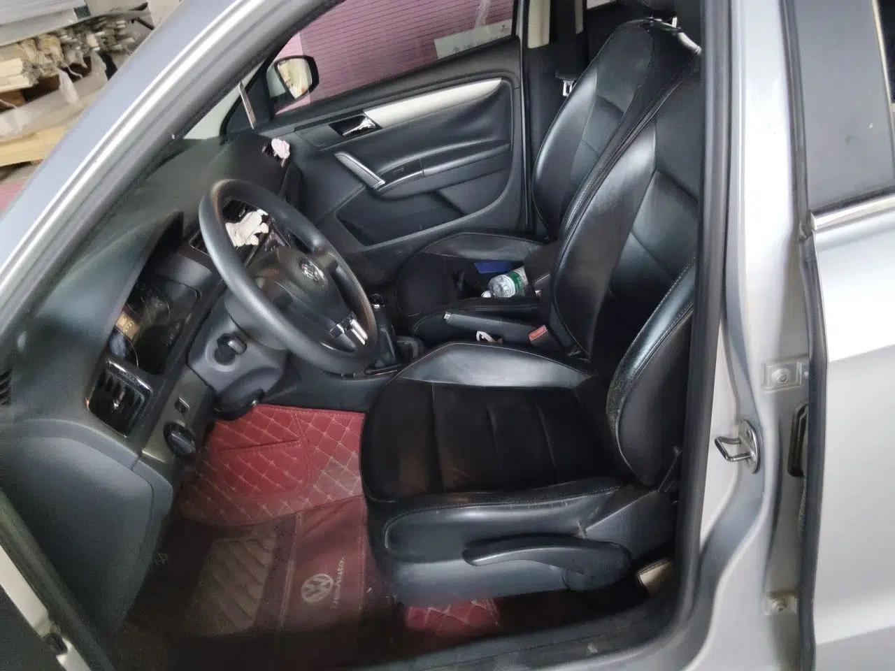 Volkswagen Lavida 2013 Restyled Classic 1.6L Manual Comfort Edition — миниатюра 15