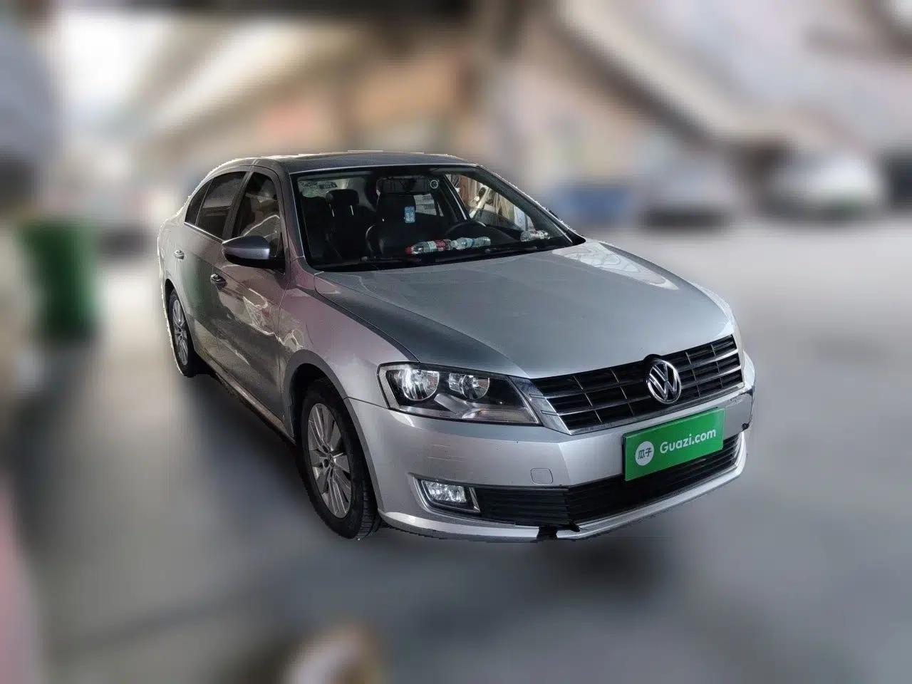 Volkswagen Lavida 2013 Restyled Classic 1.6L Manual Comfort Edition — миниатюра 3