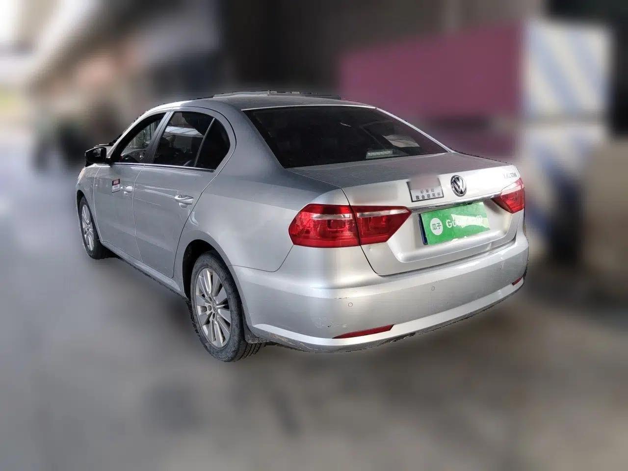 Volkswagen Lavida 2013 Restyled Classic 1.6L Manual Comfort Edition — миниатюра 4