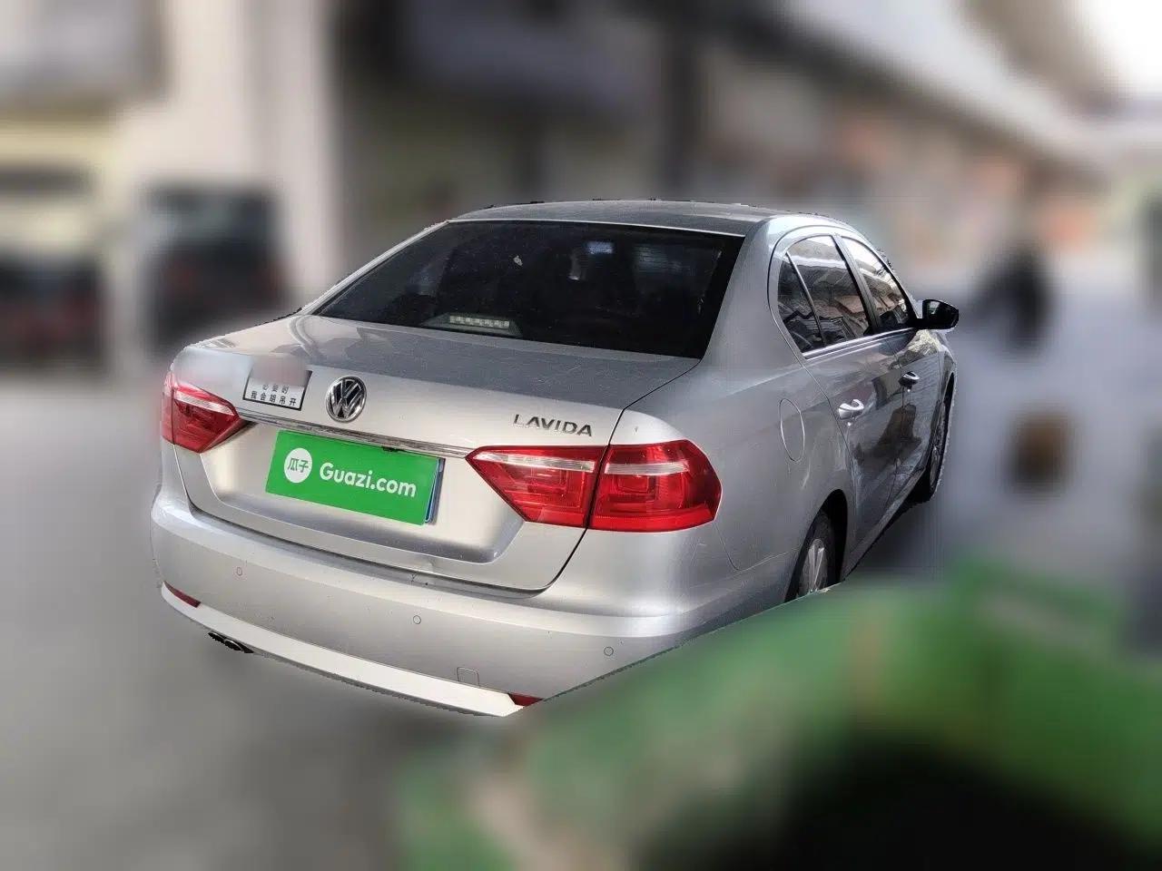 Volkswagen Lavida 2013 Restyled Classic 1.6L Manual Comfort Edition — миниатюра 6