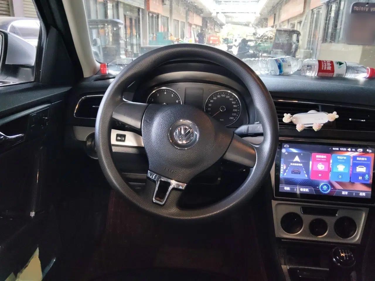 Volkswagen Lavida 2013 Restyled Classic 1.6L Manual Comfort Edition — миниатюра 10