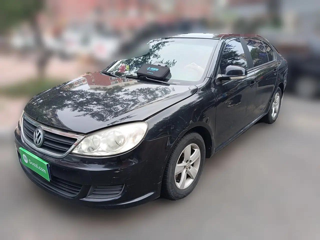 Volkswagen Lavida 2013 Classic 1.6L Manual Fashion Edition — миниатюра 1