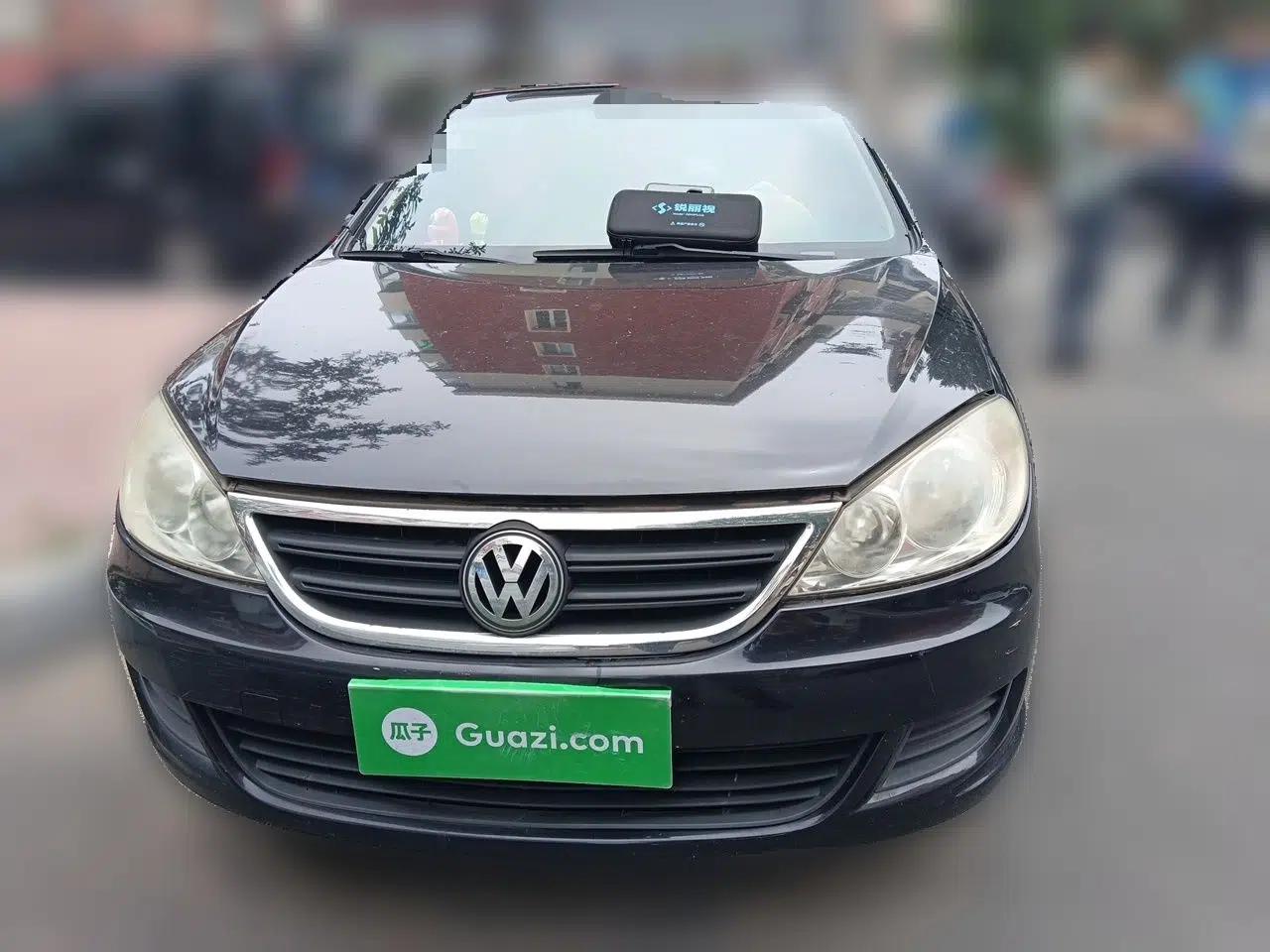 Volkswagen Lavida 2013 Classic 1.6L Manual Fashion Edition — миниатюра 2