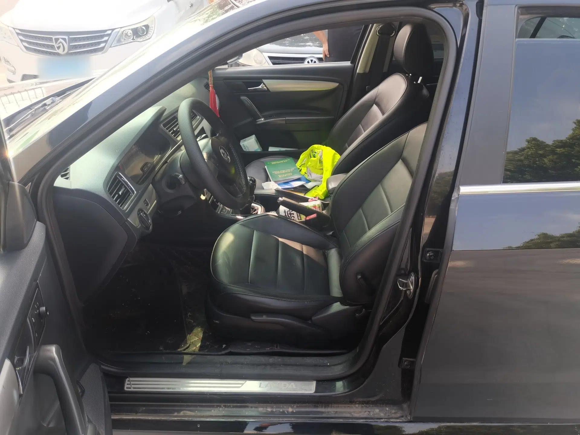 Volkswagen Lavida 2013 Restyled Classic 1.6L Manual Comfort Edition — миниатюра 15