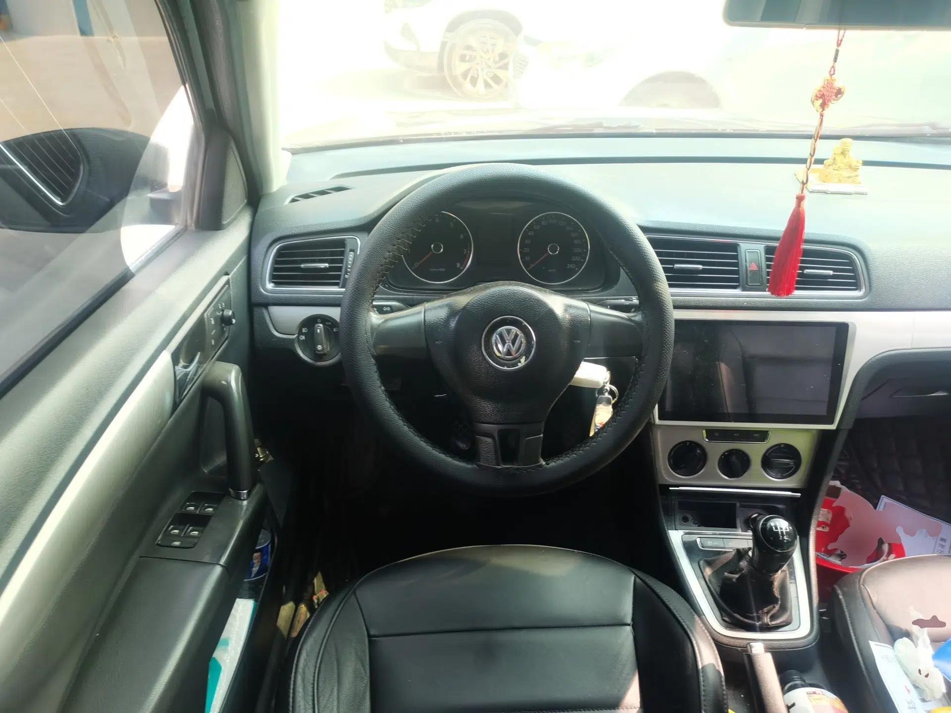 Volkswagen Lavida 2013 Restyled Classic 1.6L Manual Comfort Edition — миниатюра 10