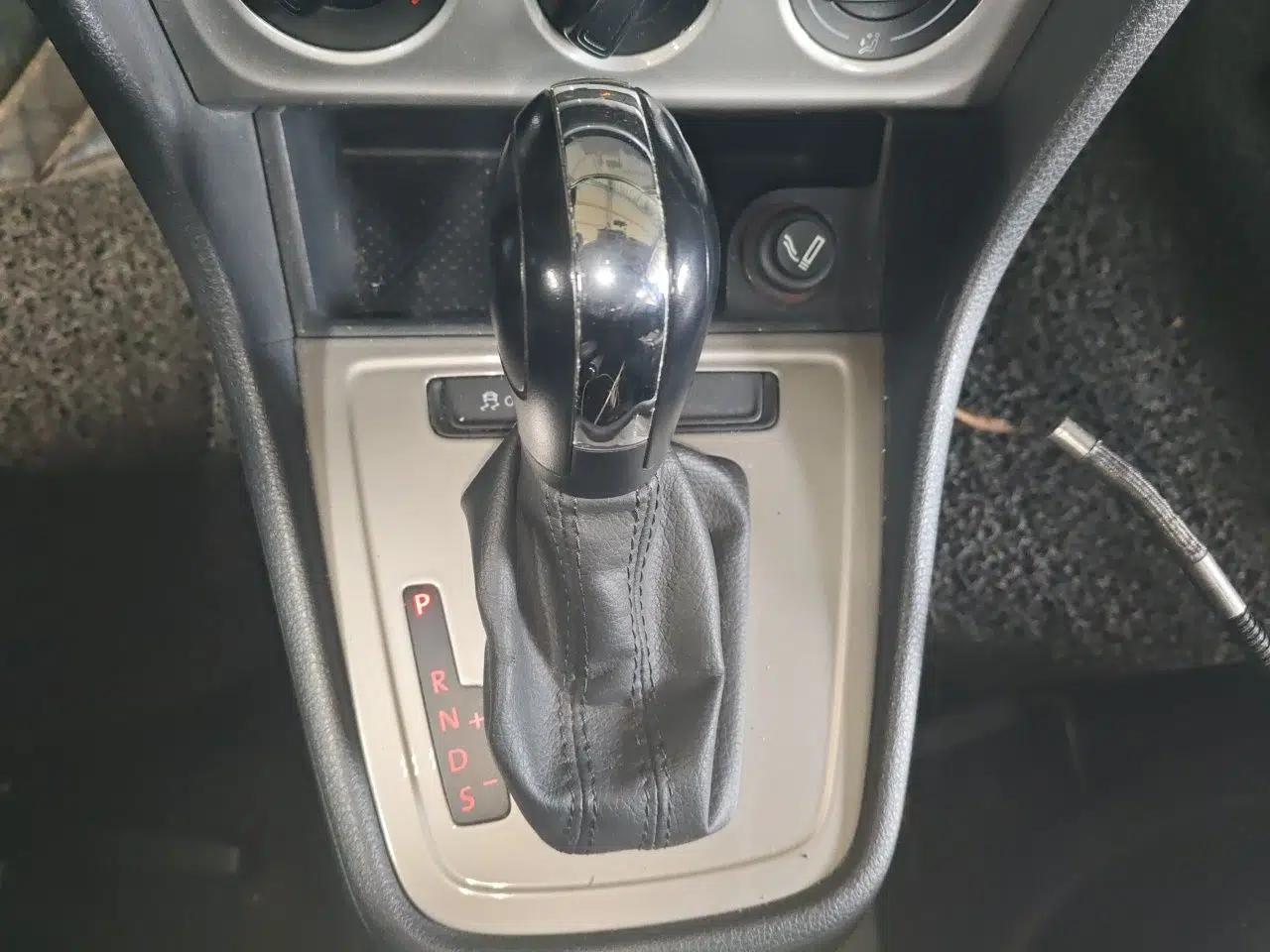 Volkswagen Lavida 2013 Revised Classic 1.6L Automatic Fashion Edition — миниатюра 14