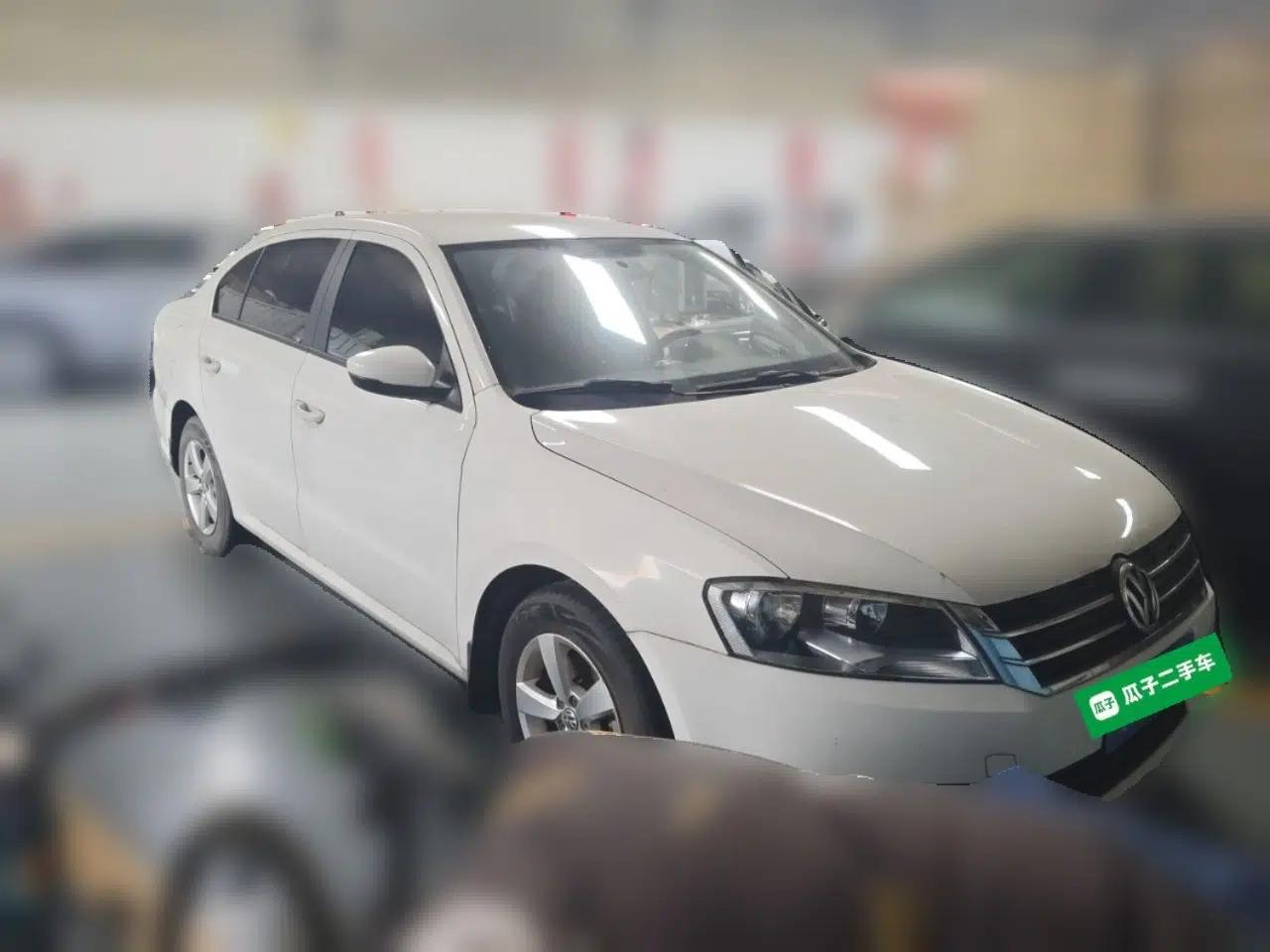 Volkswagen Lavida 2013 Revised Classic 1.6L Automatic Fashion Edition — миниатюра 3