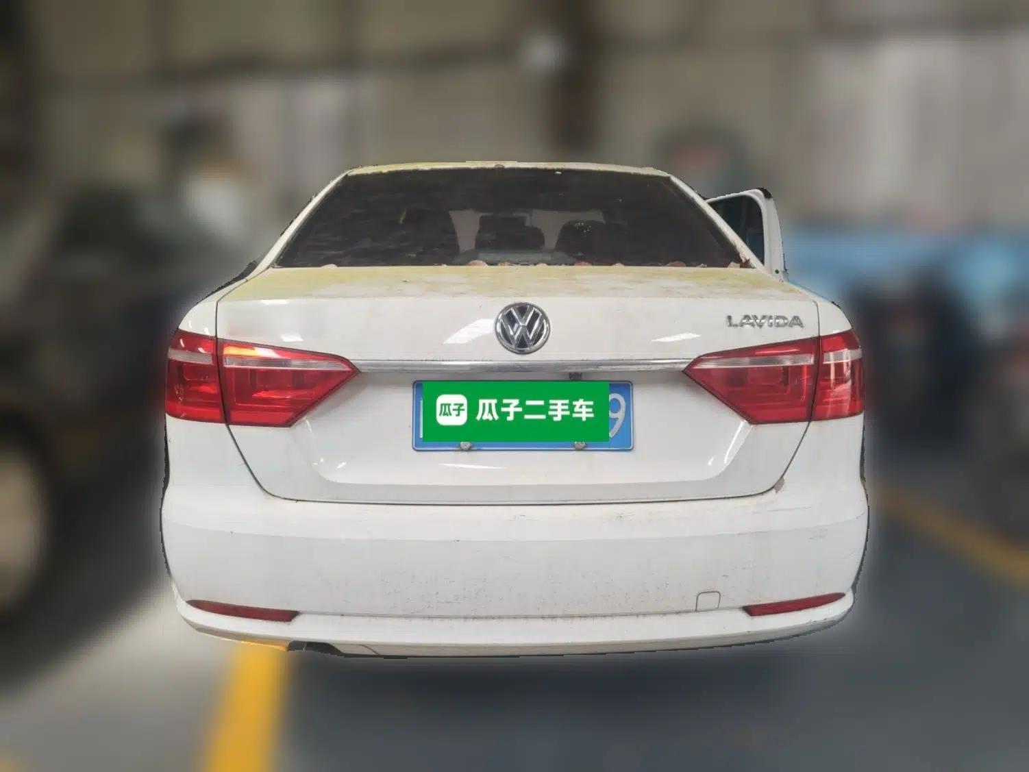 Volkswagen Lavida 2013 Revised Classic 1.6L Automatic Fashion Edition — миниатюра 5