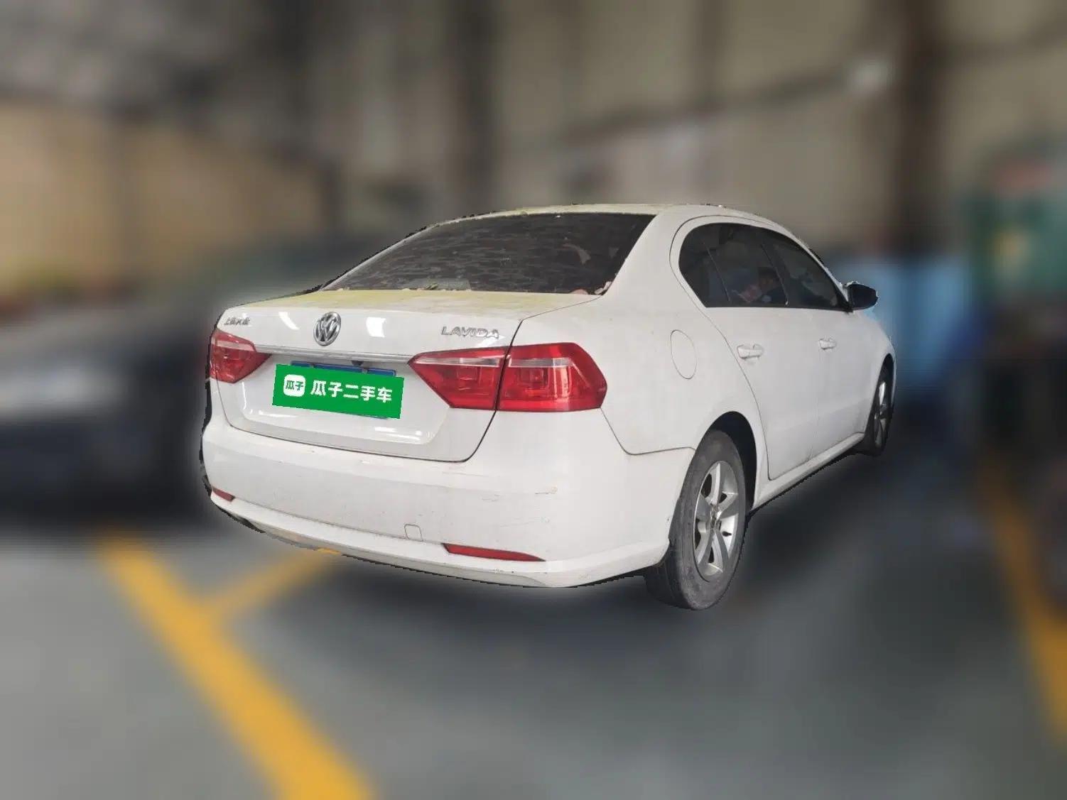 Volkswagen Lavida 2013 Revised Classic 1.6L Automatic Fashion Edition — миниатюра 6