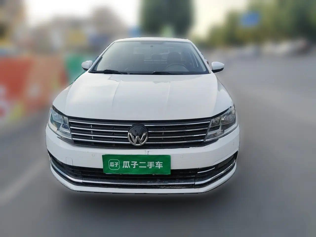 Volkswagen Lavida 2015 1.6L Manual Comfort Edition — миниатюра 2