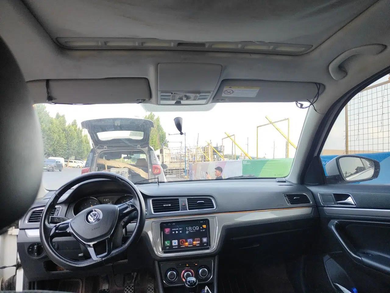 Volkswagen Lavida 2015 1.6L Manual Comfort Edition — миниатюра 18