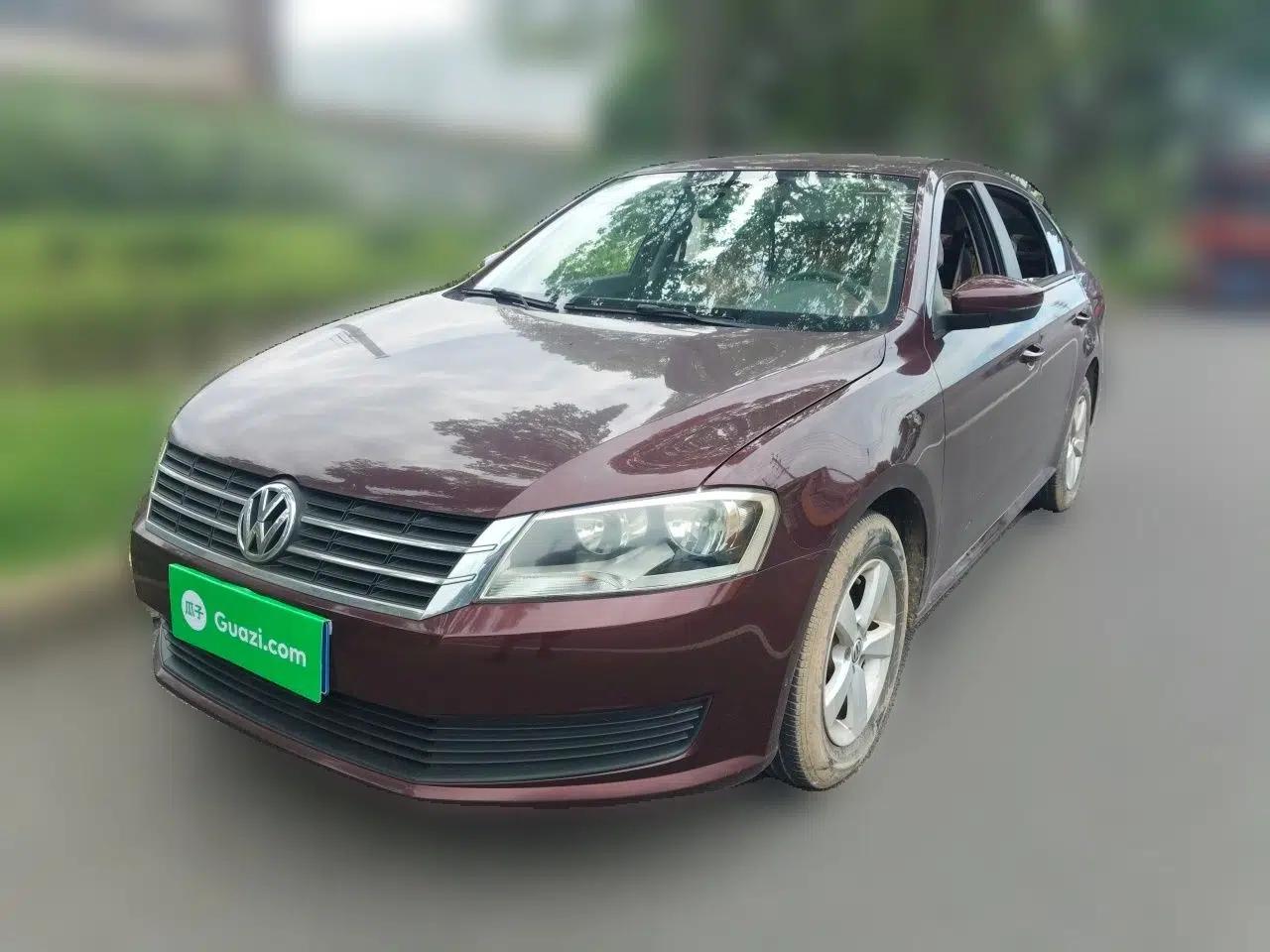 Volkswagen Lavida 2013 Revised Classic 1.6L Manual Fashion Edition — миниатюра 1