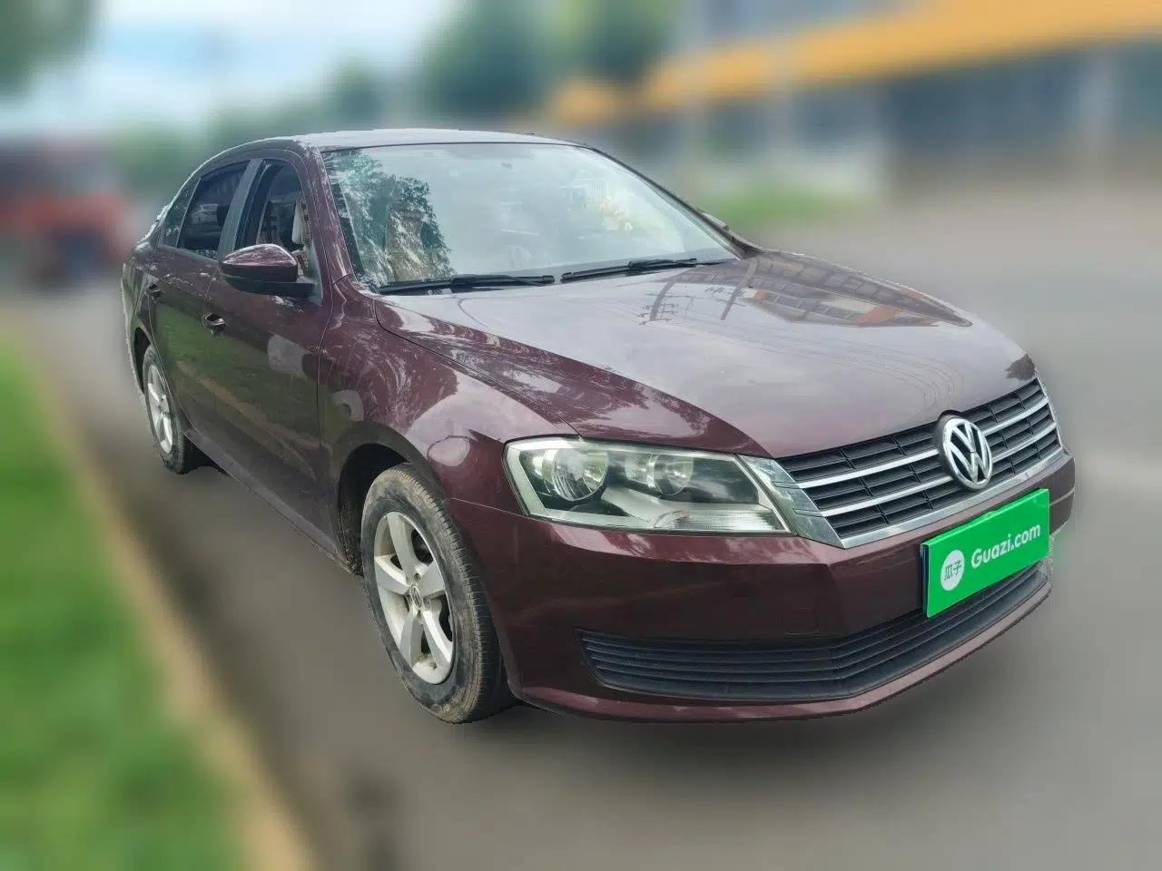 Volkswagen Lavida 2013 Revised Classic 1.6L Manual Fashion Edition — миниатюра 3