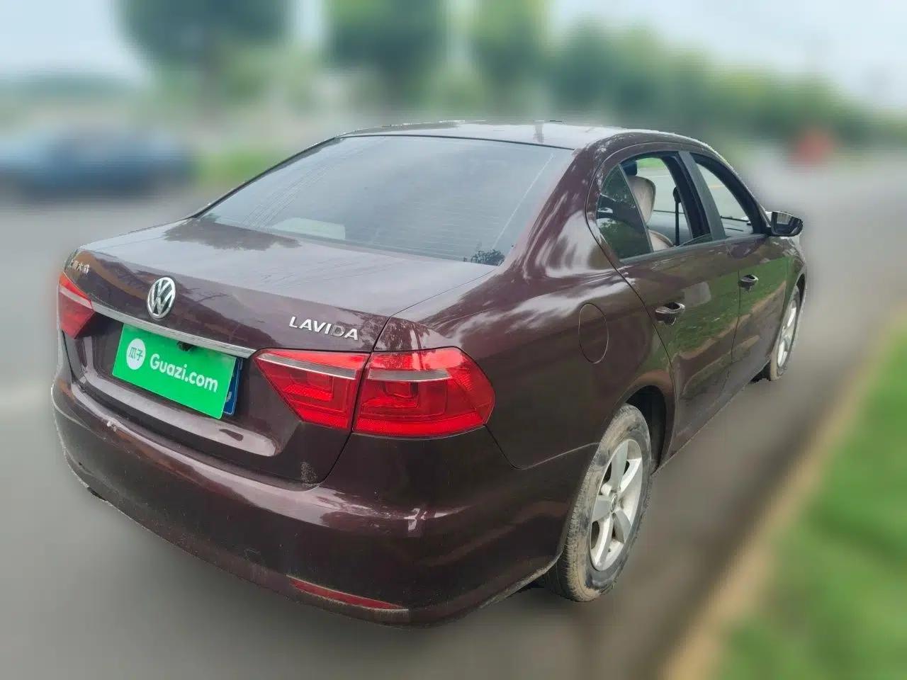 Volkswagen Lavida 2013 Revised Classic 1.6L Manual Fashion Edition — миниатюра 6