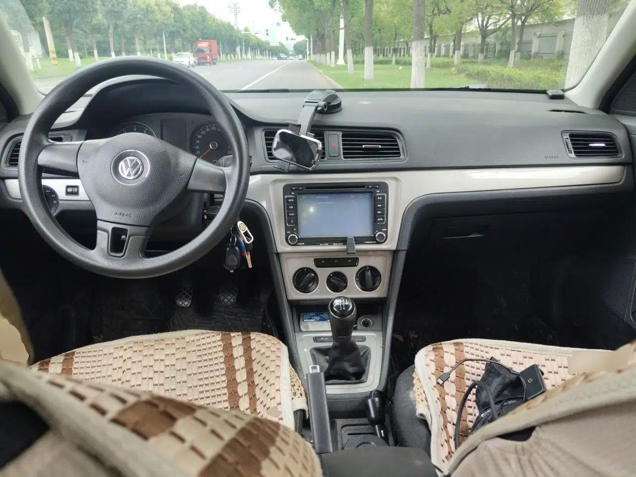 Volkswagen Lavida 2013 Revised Classic 1.6L Manual Fashion Edition — миниатюра 9
