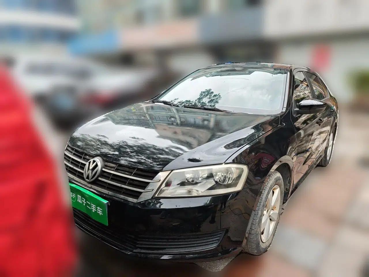 Volkswagen Lavida 2013 Revised Classic 1.6L Manual Fashion Edition — миниатюра 1
