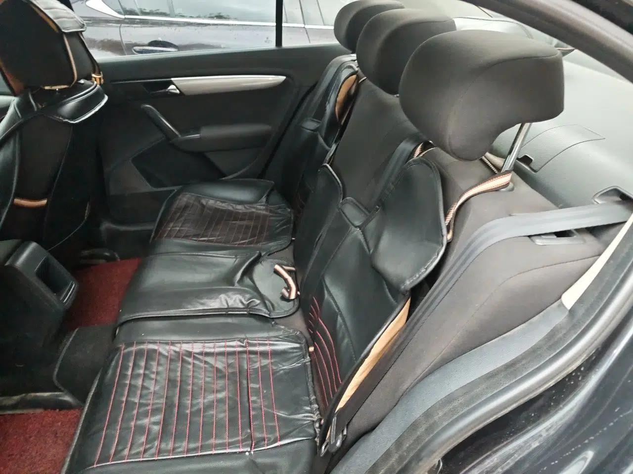 Volkswagen Lavida 2013 Revised Classic 1.6L Manual Fashion Edition — миниатюра 17