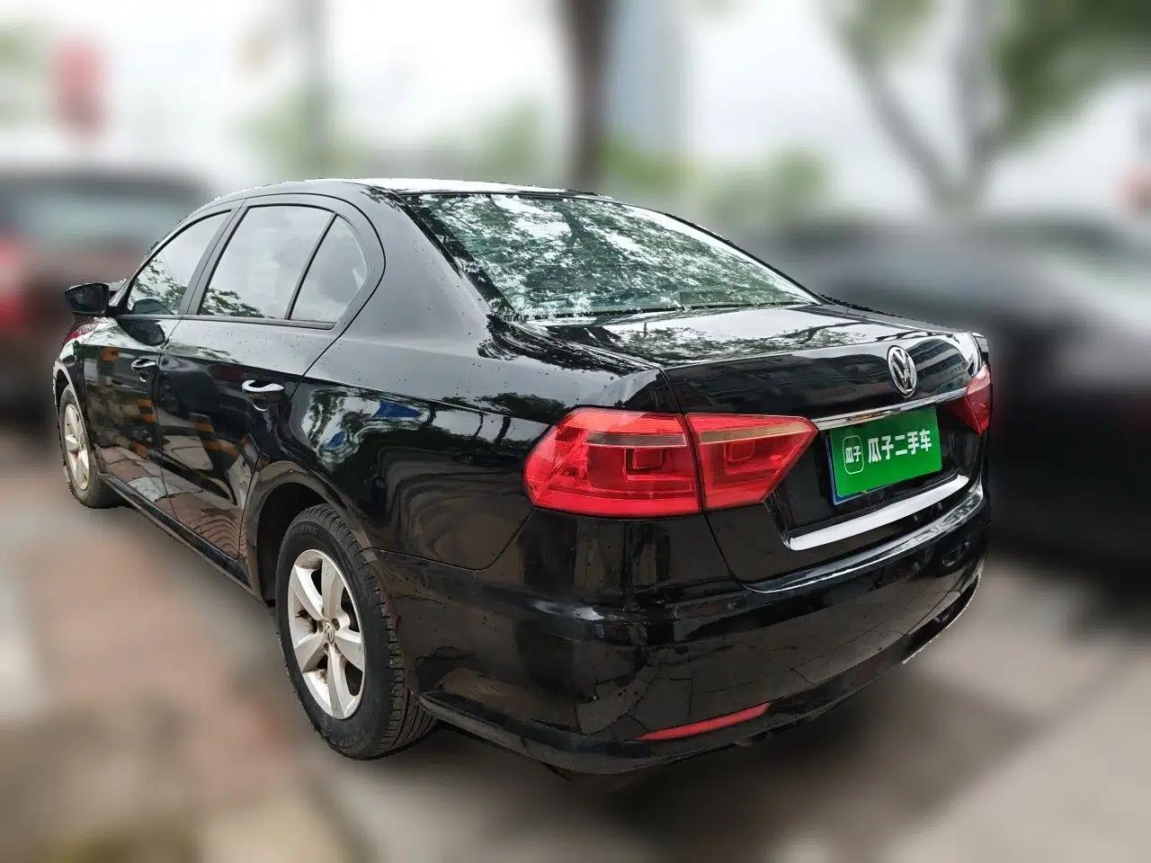 Volkswagen Lavida 2013 Revised Classic 1.6L Manual Fashion Edition — миниатюра 4