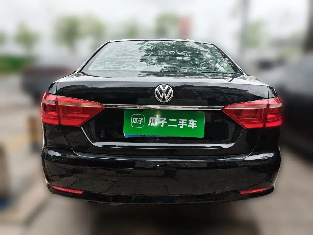 Volkswagen Lavida 2013 Revised Classic 1.6L Manual Fashion Edition — миниатюра 5