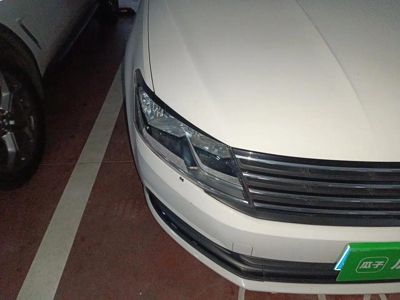 Volkswagen Lavida 2017 1.6L Automatic Fashion Edition — миниатюра 7