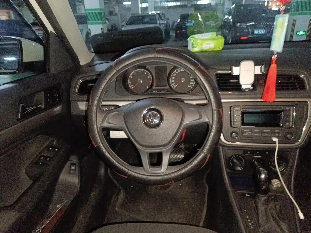 Volkswagen Lavida 2017 1.6L Automatic Fashion Edition — миниатюра 10