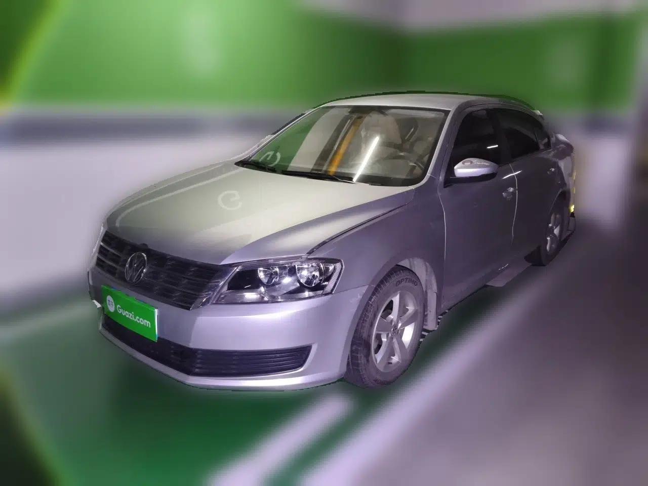Volkswagen Lavida 2013 Revised Classic 1.6L Manual Fashion Edition — миниатюра 1