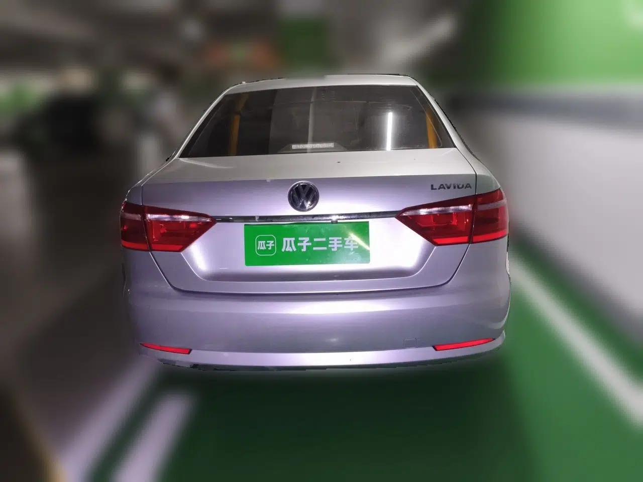 Volkswagen Lavida 2013 Revised Classic 1.6L Manual Fashion Edition — миниатюра 5