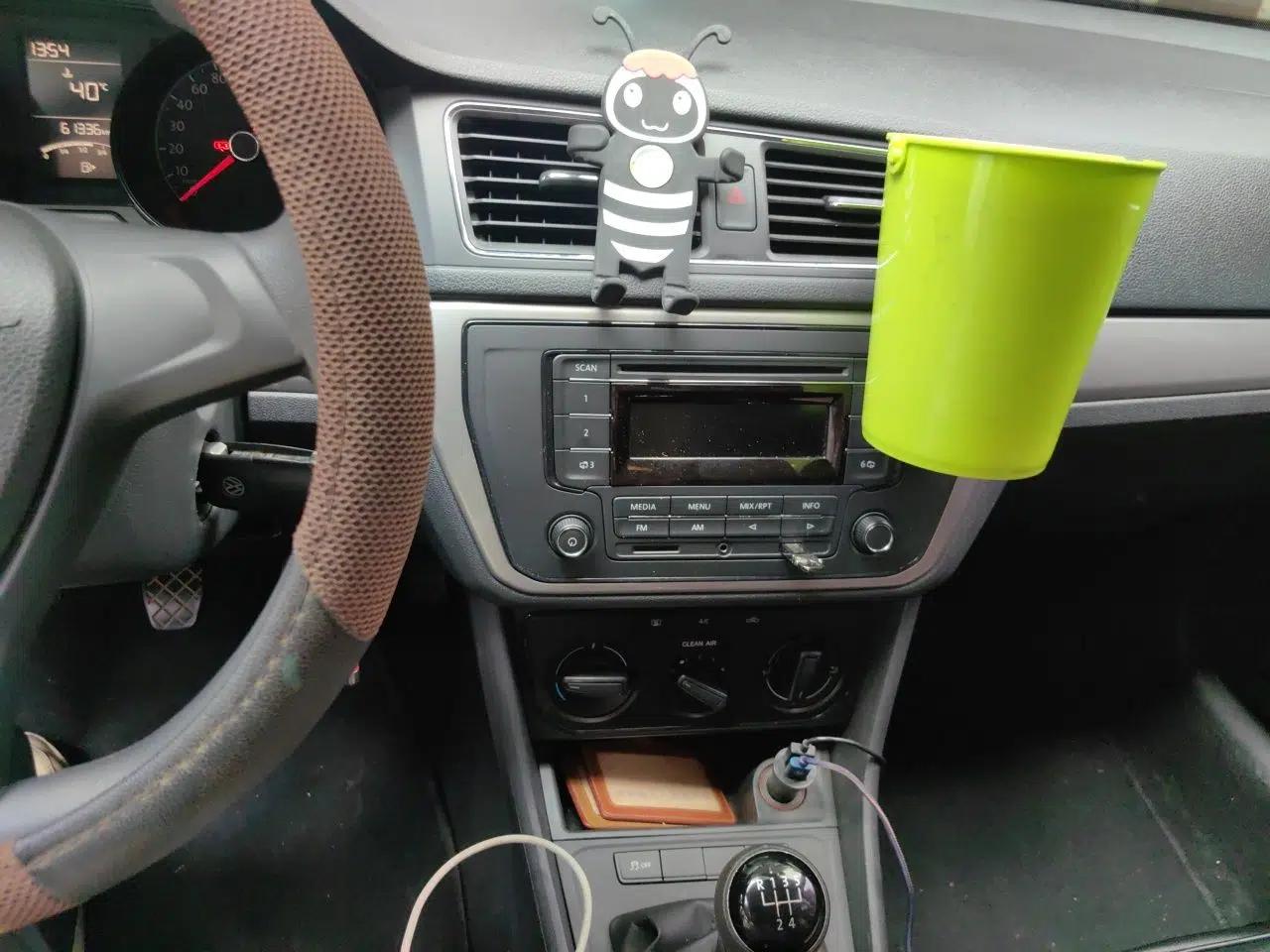Volkswagen Lavida 2015 1.6L Manual Fashion Edition — миниатюра 13