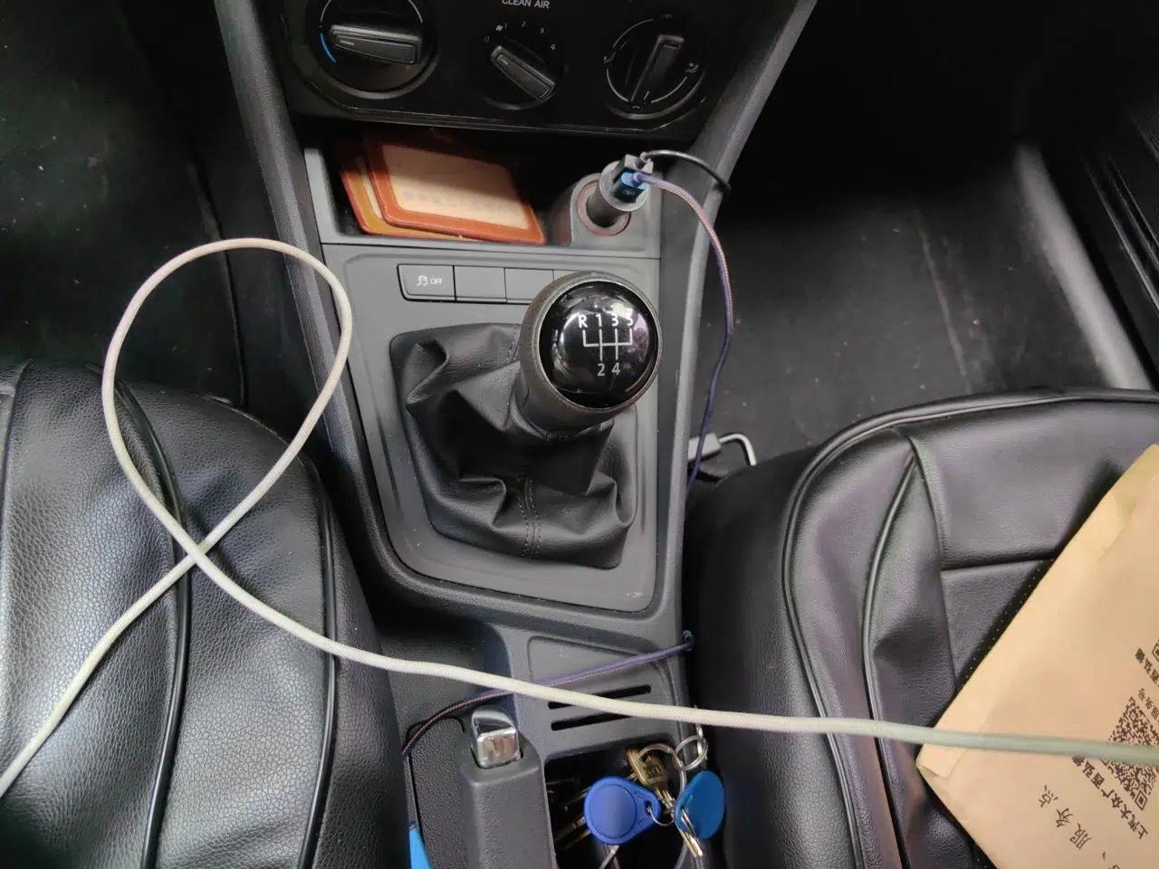 Volkswagen Lavida 2015 1.6L Manual Fashion Edition — миниатюра 14