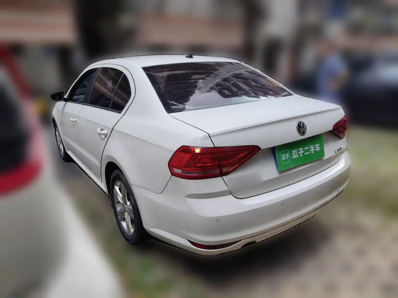 Volkswagen Lavida 2015 1.6L Manual Fashion Edition — миниатюра 4