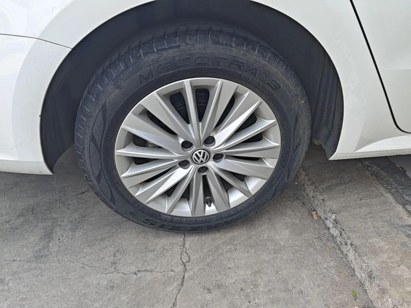 Volkswagen Lavida 2019 Lavida Start 1.5L Automatic Comfort Edition China VI Standard — миниатюра 11