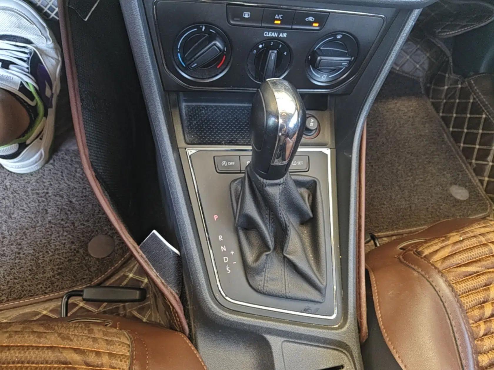 Volkswagen Lavida 2019 Lavida Start 1.5L Automatic Comfort Edition China VI Standard — миниатюра 16
